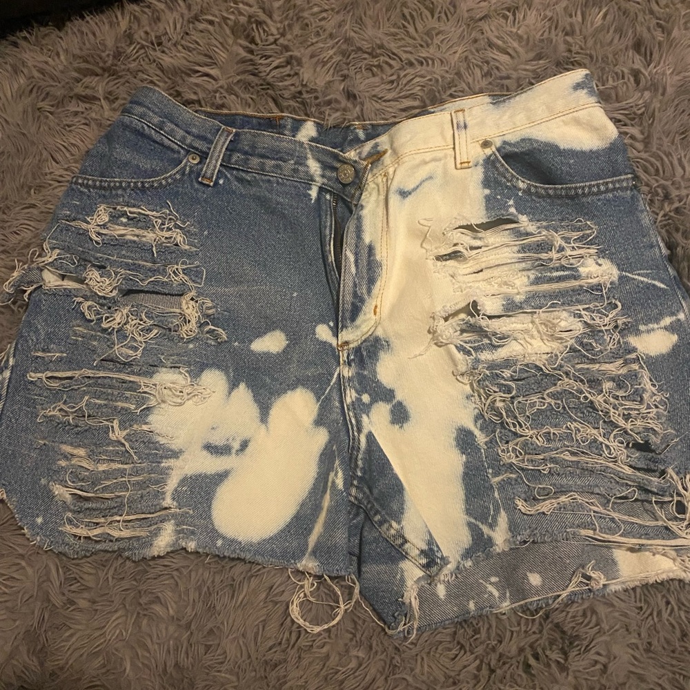Levi’s  distressed jean shorts 13